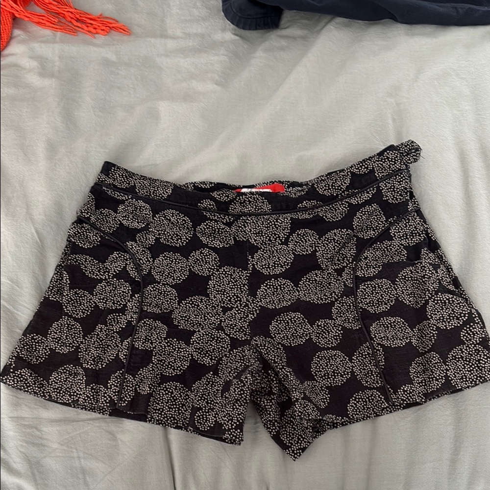 Cartonnier Black High Waist Shorts with Bold Pattern